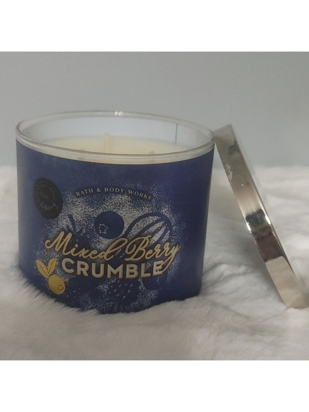New! Bath and Body Works BBW Mixed Berry Crumble 3-Wick Scented Candle - Picture 2 of 5